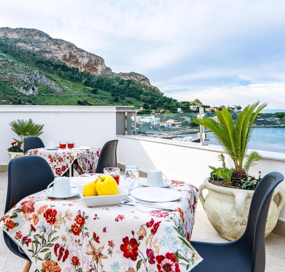 B&B Una Terrazza Sul Golfo Di Sferracavallo Exterior foto